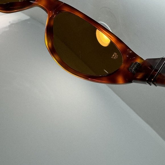 Persol vintage 90s oval sunglasses model 2546 30/33 made in Italy. 53 [] 16 main image 6